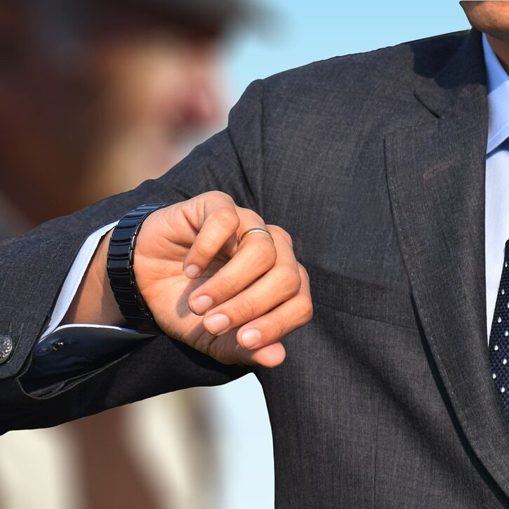 いい年して大した時計してない同僚みると舐めちゃうよな