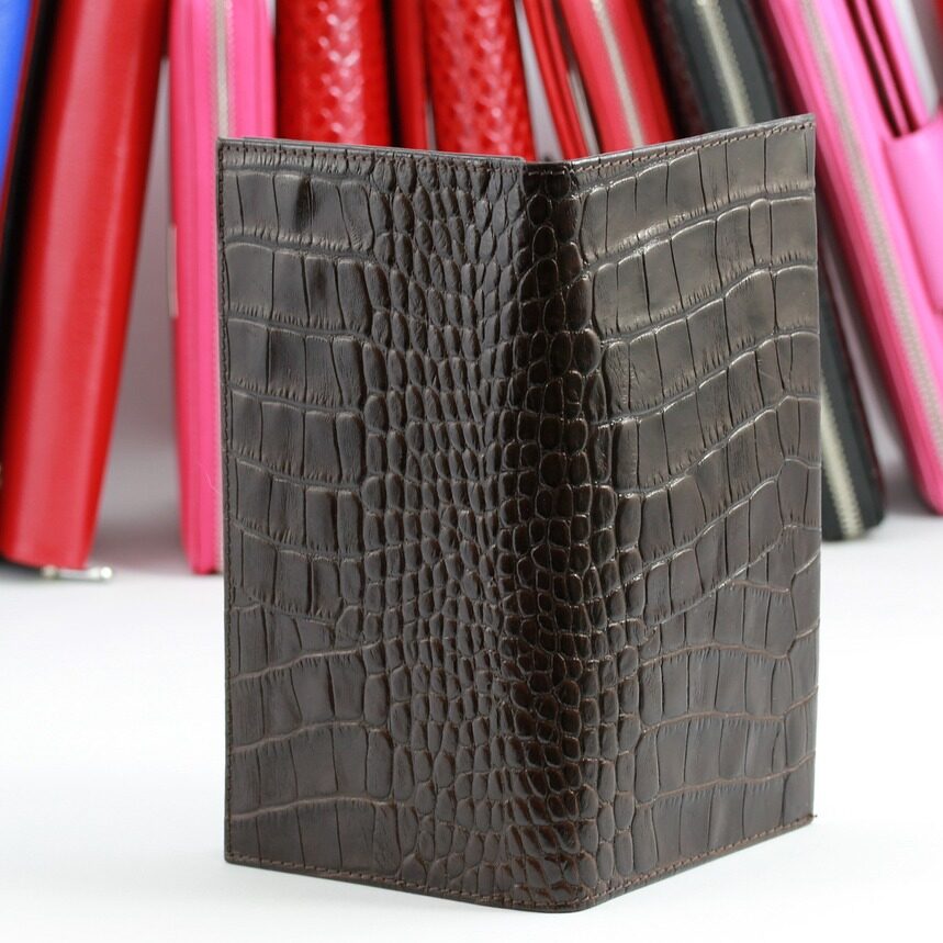 財布買おうと思うんやがおすすめ教えてくれ