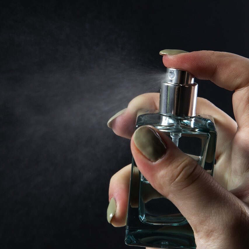 女にモテる香水教えろ