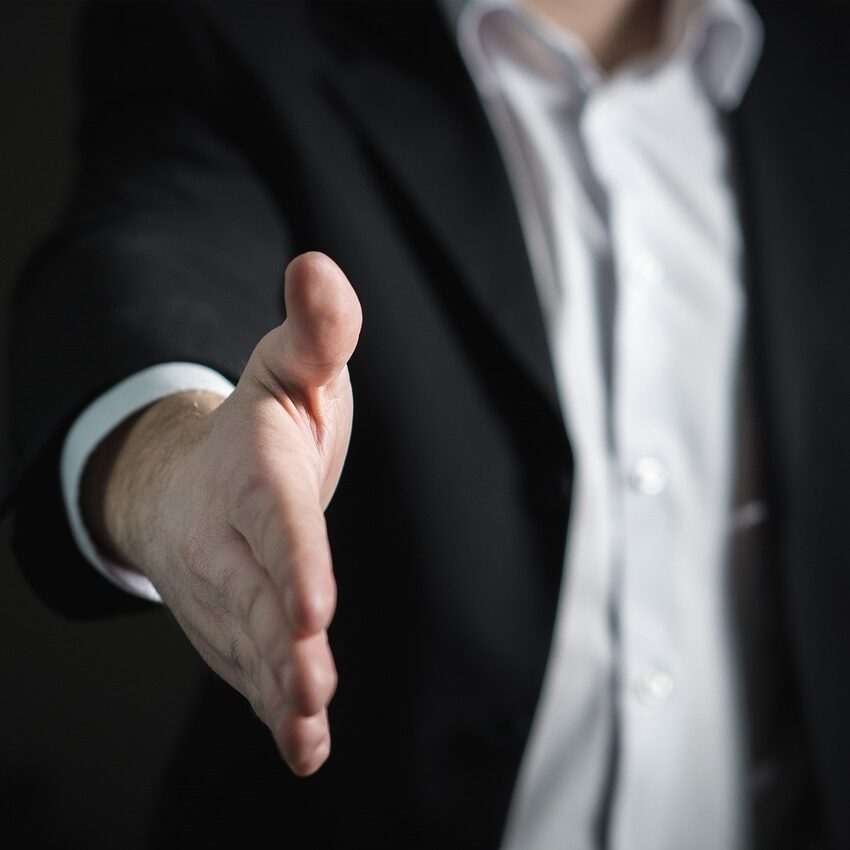 「“スーツでオシャレ”って何すればいいのか、誰か教えてくれ