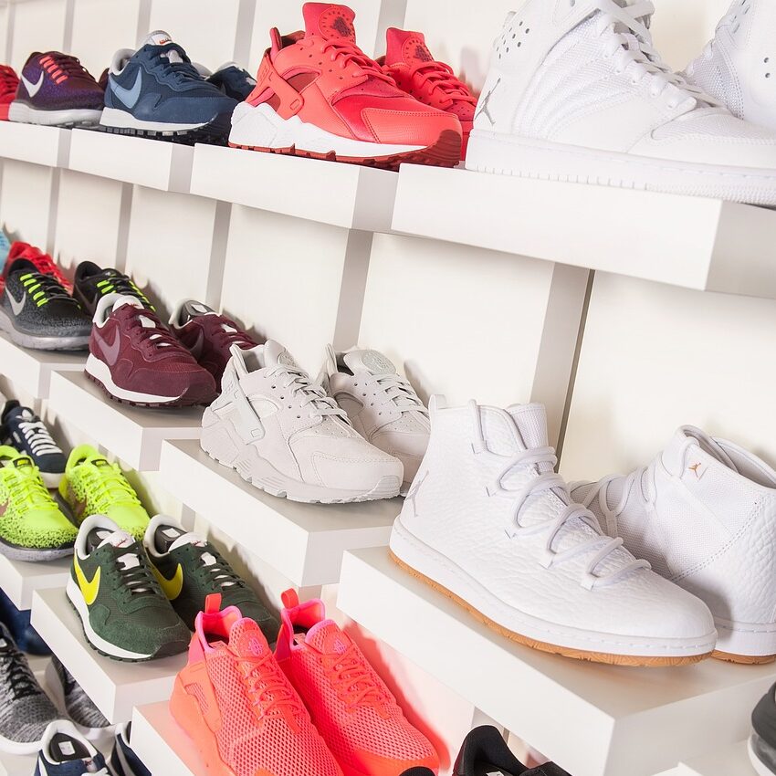 オールホワイトのスタンスミスってそんなに良いか？