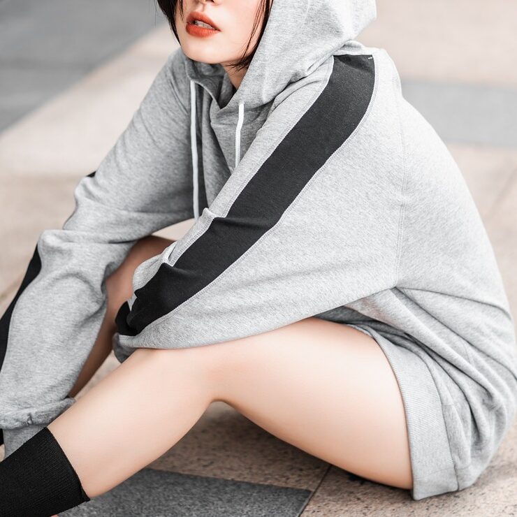 女の子「パーカーはダサい」普通の人「ダサくても良いの！楽なの！」