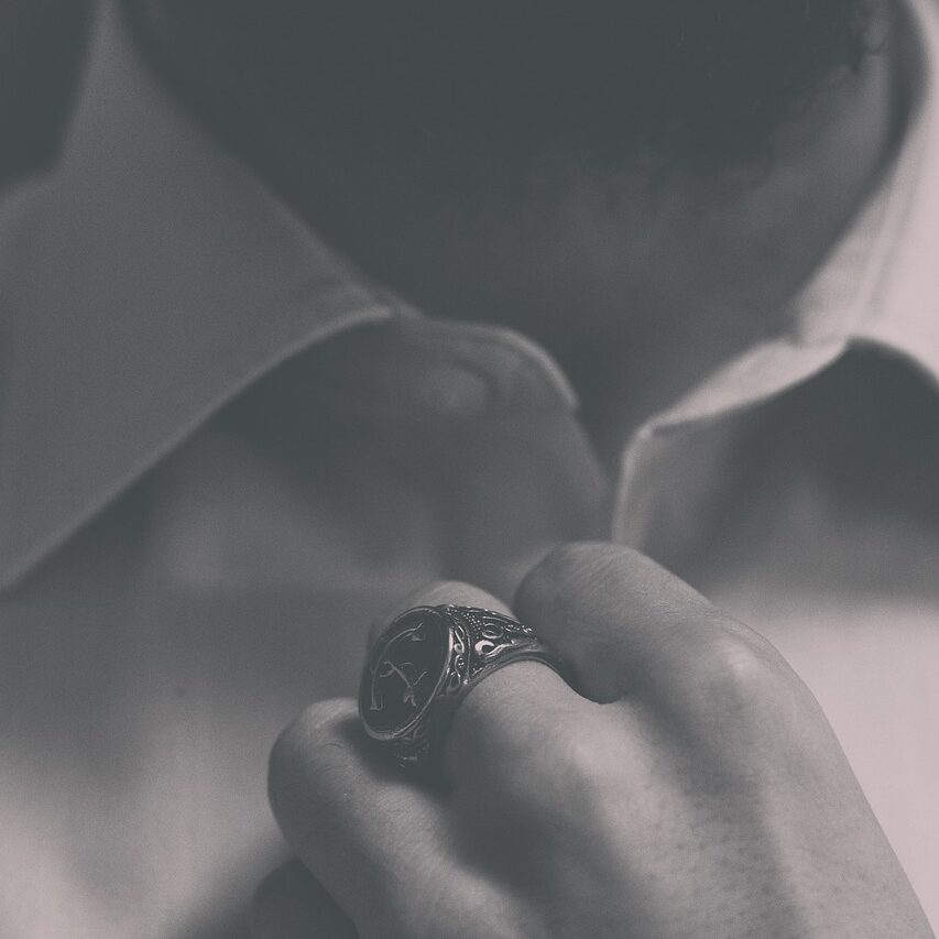 「半袖のワイシャツはおじさんっぽい」言われたんだが…