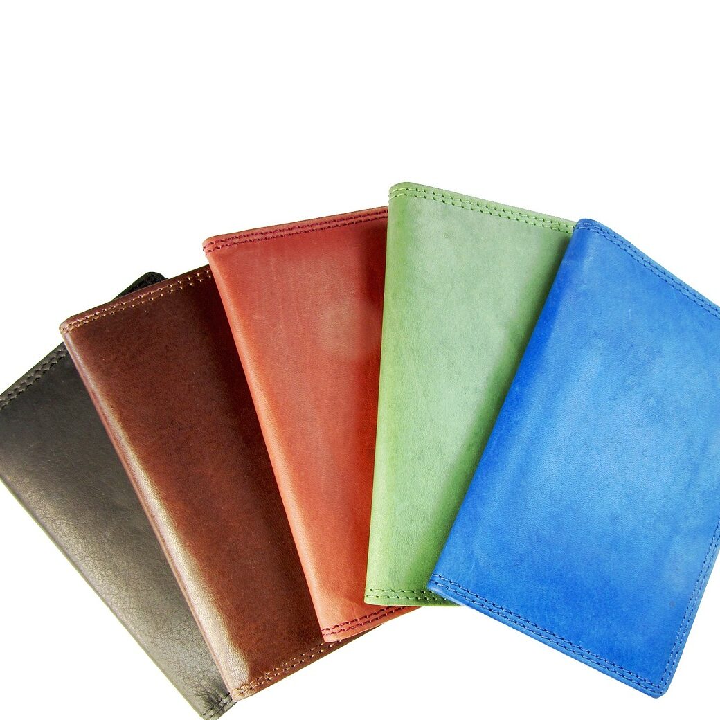 財布買い換えようと思ってるけどお前らどんなの使ってる？