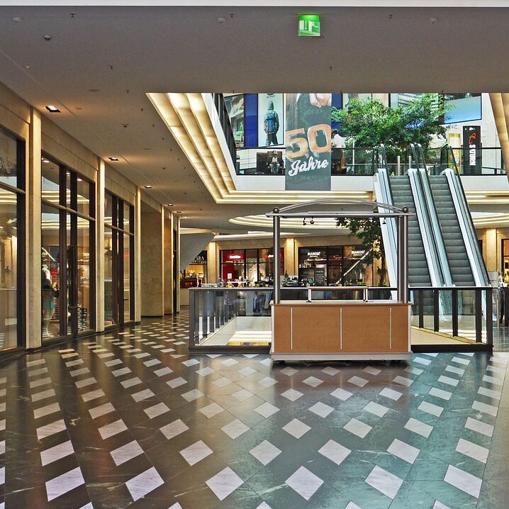 ユニクロ並みの｢いい服｣が揃っているのに売れない…イオン､ヨーカドーの衣料品につきまとう｢ダサさ｣の正体