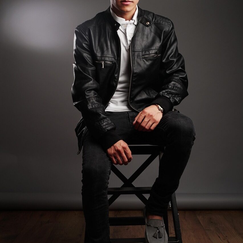 ワイ、革ジャンに興味持つ