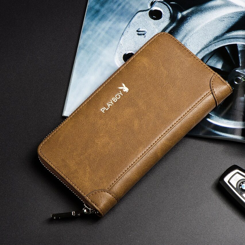 なんで女性ってブランドの財布欲しがるのよ？