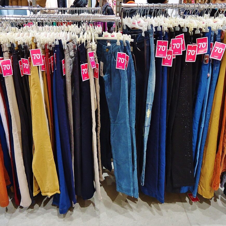 ユニクロでズボン買ってきた